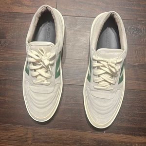 Rarely used in perfect condition. No stains,tears etc etc